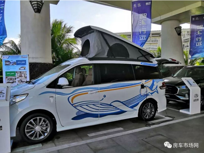 上汽大通RG10汽油升頂房車 量產實車接受預定