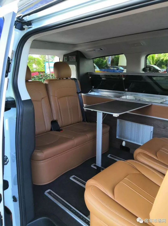 上汽大通RG10汽油升頂房車 量產實車接受預定