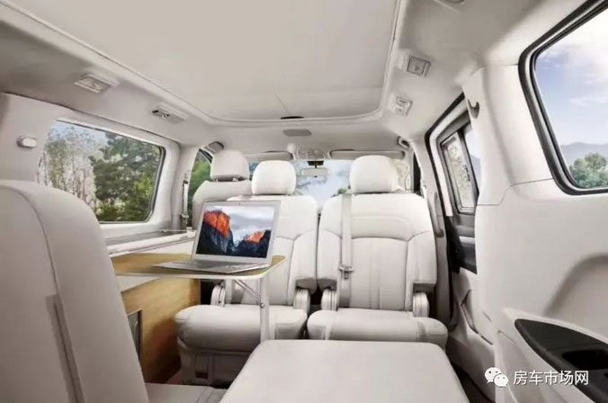 上汽大通RG10汽油升頂房車 量產實車接受預定