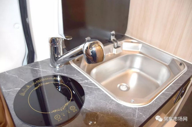 上汽大通2018款全新B型房車