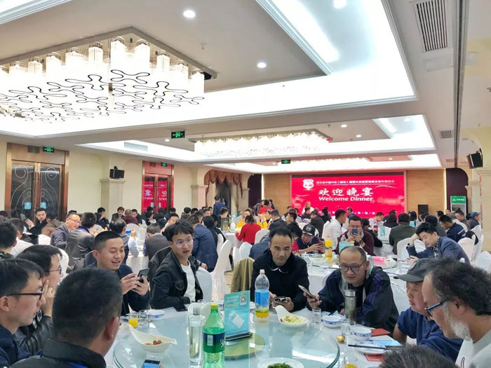 房車亮相第五屆中國汽車(房車)露營大會露營裝備及房車展覽會