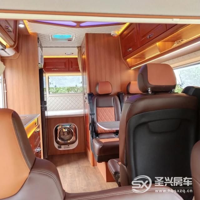 新款江鈴JMC輕卡房車，中式設計老車友最愛，30萬出頭拎包就能住-7.jpg