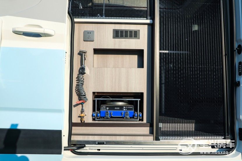 48V電路系統，獨立續航可維持3天，宇通全新B311豪享版房車等你來發現！get?code=NzYxOTZhNDcwMDZmMzU3YTlhNDhjYTMyMjI4MDBjNWEsMTY2NzAzNjIzMjg2Nw==