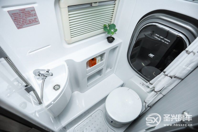 48V電路系統，獨立續航可維持3天，宇通全新B311豪享版房車等你來發現！get?code=M2RiNTcyZGQwMzEzYzBmMDJhNTIxMDFlMTExOTk3NWIsMTY2NzAzNjIzMjg2OA==