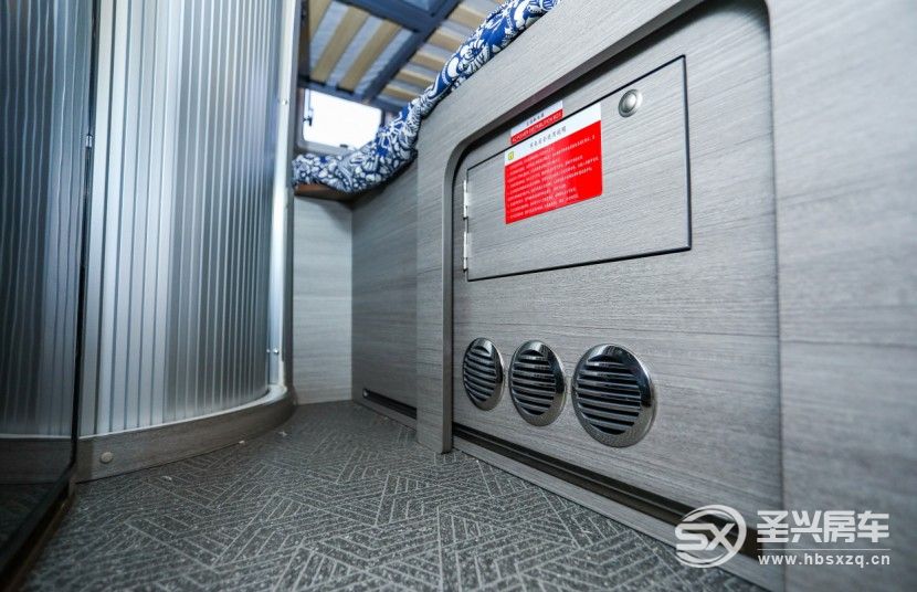 48V電路系統，獨立續航可維持3天，宇通全新B311豪享版房車等你來發現！get?code=Y2QwYzllZGQ2MmJkNzMxMjI4YjNmMGM5ZmYwMWIxMjAsMTY2NzAzNjIzMjg2OA==