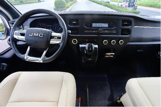 9.7鄭州房車展：飛翔福順B型舒·野悅順房車，小巧靈活，內(nèi)飾溫馨f13a54b4d59b5f34cccaceae944099e7135