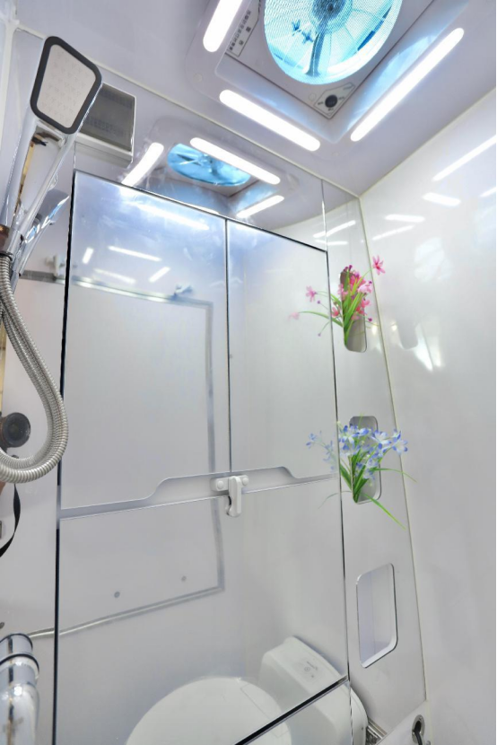 9.7鄭州房車展：飛翔福順B型舒·野悅順房車，小巧靈活，內(nèi)飾溫馨59b897e0b8097ba66c0b40f8983a53214265