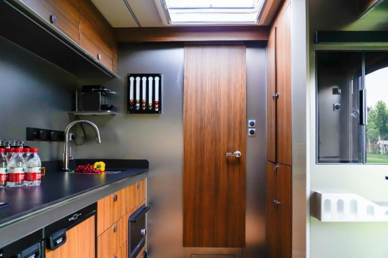 9.7鄭州房車展：宇通長途硬核越野房車威邁E，帶你征服所有不服a5b2a80972cd4fcc41faae09758863503986