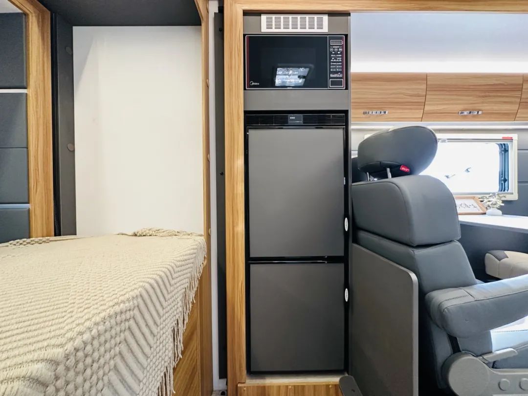 三室、滿配加大水電！能住下三代人的房車才是你需要的！-7.jpg