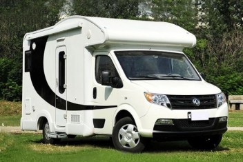 東風御風C型房車